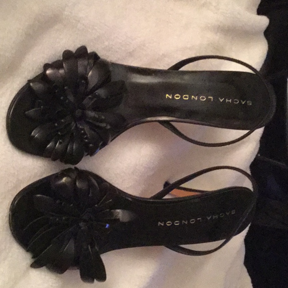 Sacha London, size 8 1/2, black heeled sandal